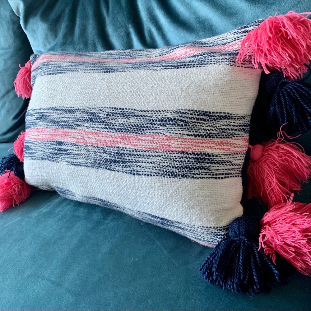 Pier 1 Pillow Cover 💯 cotton